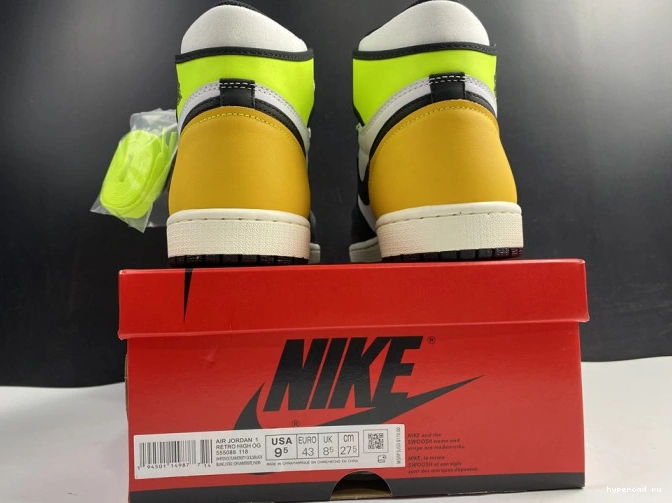 1 AIR RETRO OG 'VOLT GOLD' JORDAN HIGH 555088-118 0524